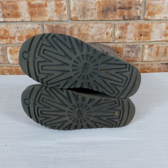 Women's UGG boots Sz 5 - Picture 2 of 7